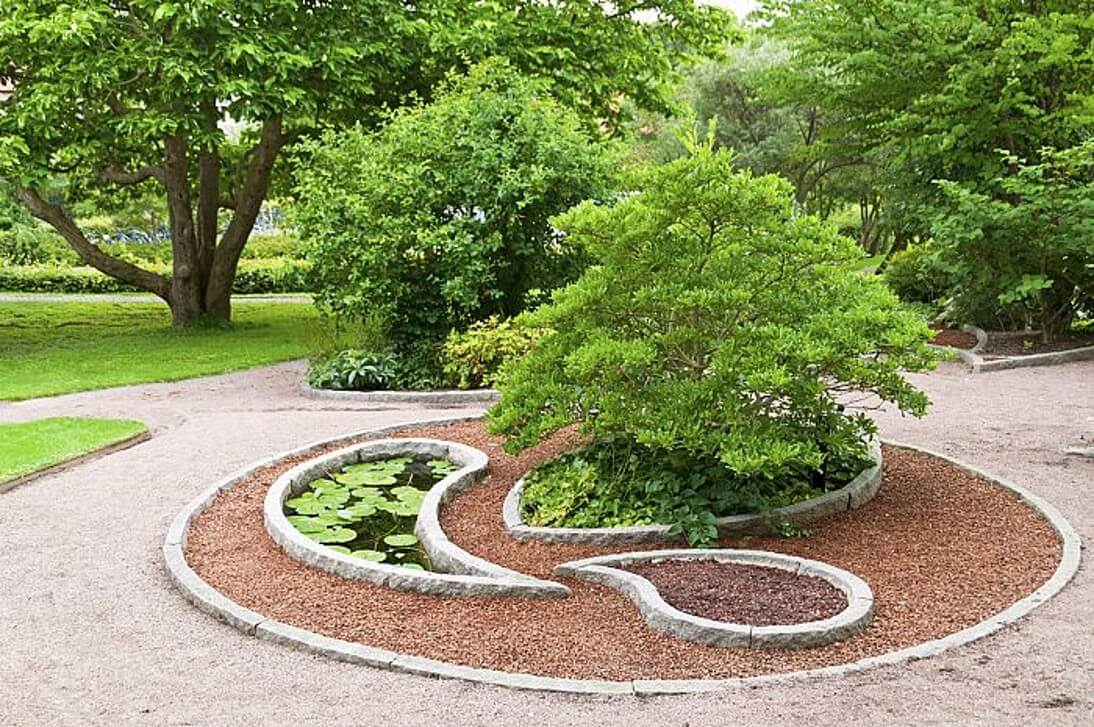 Get an easy and inviting garden with granite chips